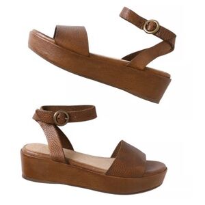 SEYCHELLES Monogram Flatform Brown Pebbled Leather Sandals Size 8.5